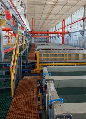 Guter Preis 150 T/M Kapazität Aluminium-Anodisierungsleitung mit 8-12μm Filmdicke und 6500mm maximale Profillänge Online