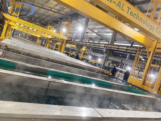 Guter Preis Manuelle Horizontale U-Modus-Anodisierungsanlage mit 200 t/Monat Kapazität 6500 mm Maximale Profillänge und 8-12 μm Filmdicke Online