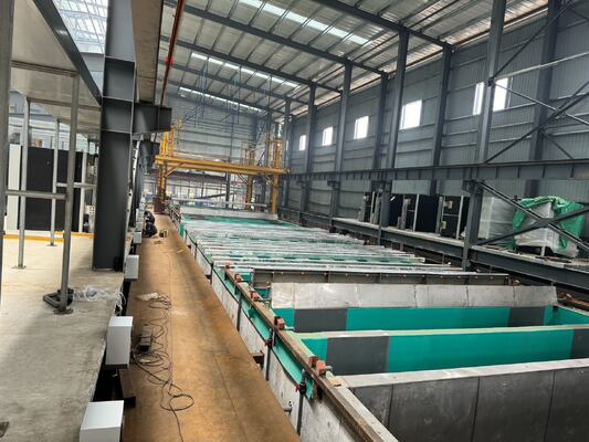 Guter Preis 1000 T/Monat Manuelle Anodisierungs-Produktionslinie mit 6500 mm maximaler Profillänge und 8-12 μm Filmdicke Online