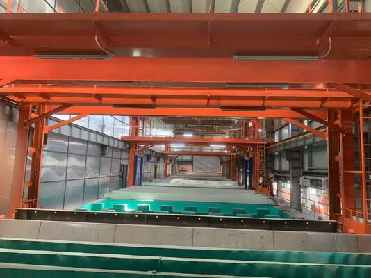 Guter Preis 500 Tonnen/Monat vollautomatische Eloxal-Produktionslinie mit 5–25 µm Filmdicke für Aluminiumprofile Online