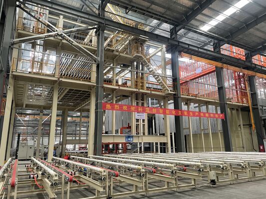 Guter Preis 450 TPM vertikale Anodisierung Produktionslinie mit PLC vollautomatische Steuerung für Champagner Farbserie Online