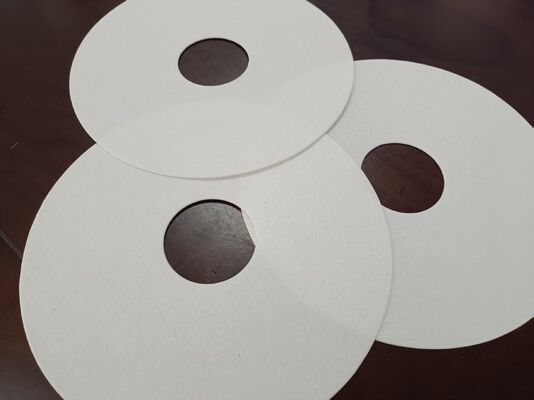 Guter Preis Säurebeständiger Stapelfilterring-Filterpapier mit Mittelloch für Anodisationstank, anpassbarer Außendurchmesser Online